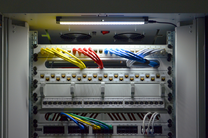 DIGITUS - Eclairage LED pour baie 19", 2 modes de lumière Fournitures-business.fr DIGITUS - Eclairage LED pour baie 19", 2 modes de lumière – Image 3