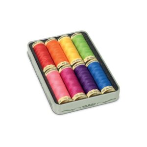 8 bobines fil universel dans une boîte de rangement en métal au motif
